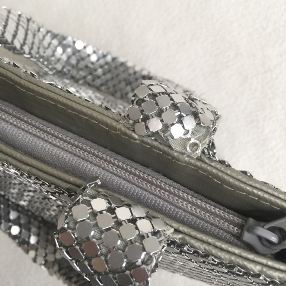 Small Silver Metal Chain Mail Mesh Purse - Picture 3 of 4